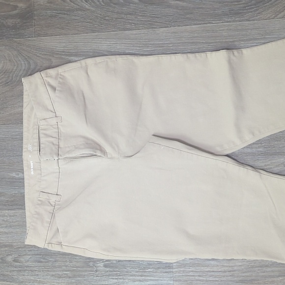 ❤️5/$25 Old Navy Women Khaki Chinos Pixie Pants - Picture 2 of 5